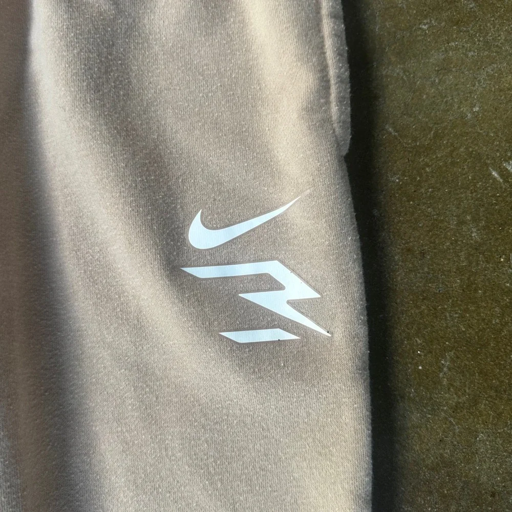 Nike 3Brand Sweatpants Kids Small Tan Excellent Russell Wilson Fleece Joggers